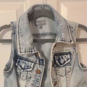 Tractr Light Blue Denim Vest with Button Accents